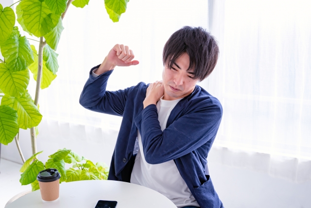 肩こりに悩む方のイメージ 金町の整骨院・鍼灸 オレンジ整骨院グループ