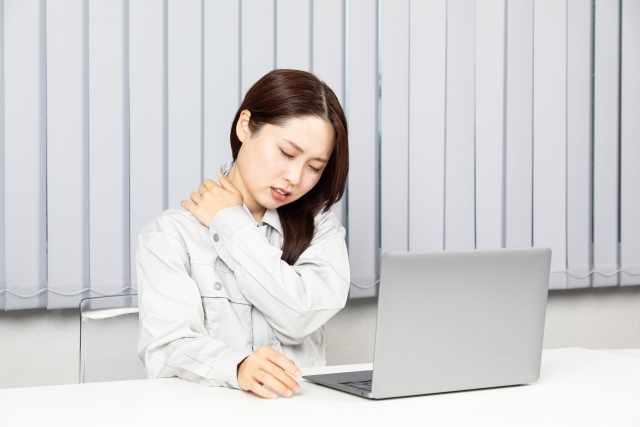 肩こりに悩む方のイメージ 金町の整骨院・鍼灸 オレンジ整骨院グループ