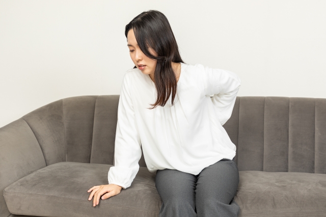 腰痛に悩む方のイメージ 金町の整骨院・鍼灸 オレンジ整骨院グループ