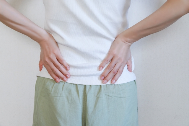 腰痛に悩む方のイメージ 金町の整骨院・鍼灸 オレンジ整骨院グループ