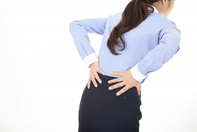 腰痛に悩む方のイメージ 金町の整骨院・鍼灸 オレンジ整骨院グループ