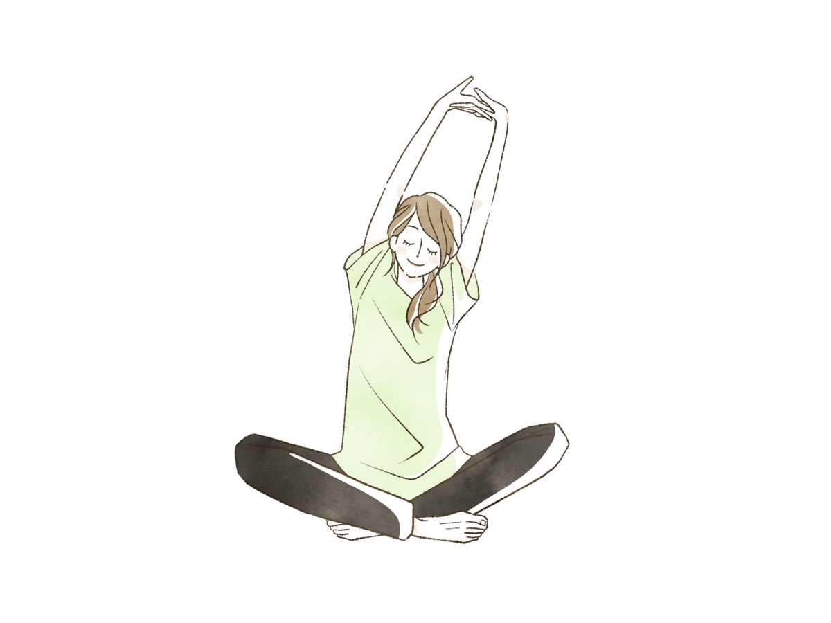 あぐらで座り両腕を頭の上に伸ばす女性のイラスト